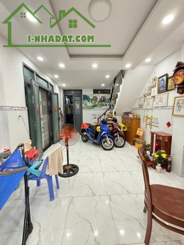 CHỈ 5 TỶ LÀ  CÓ NGAY NHÀ TÂN PHÚ – 3 TẦNG MỚI Ở NGAY - GẦN NGAY CHỢ, BIG C - KHU DÂN TRÍ - 2