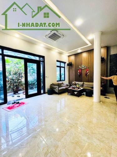 NGỌC THỤY HIẾM - NGÕ THÔNG 4 THOÁNG - GARA Ô TÔ - BT SÂN VƯỜN DT200m- MT12m-25T