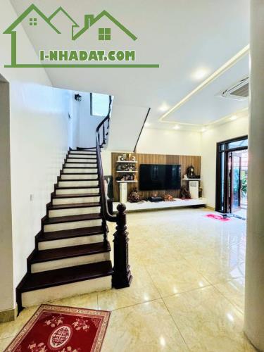 NGỌC THỤY HIẾM - NGÕ THÔNG 4 THOÁNG - GARA Ô TÔ - BT SÂN VƯỜN DT200m- MT12m-25T - 5