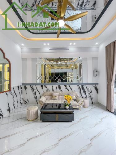 NHÀ TRỆT LẦU MẶT TIỀN ĐƯỜNG TÔ VĨNH DIỆN - SAU LƯNG BỜ KÈ MÁT MẺ - 1