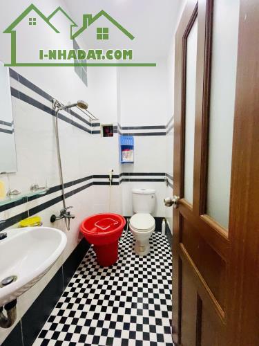 GIẢM SỐC 800 TRIỆU – CHỈ CÒN 8.5 TỶ – NHÀ HXH PHÚ NHUẬN – THÔNG XE TẢI – 6PN, 7WC - 3