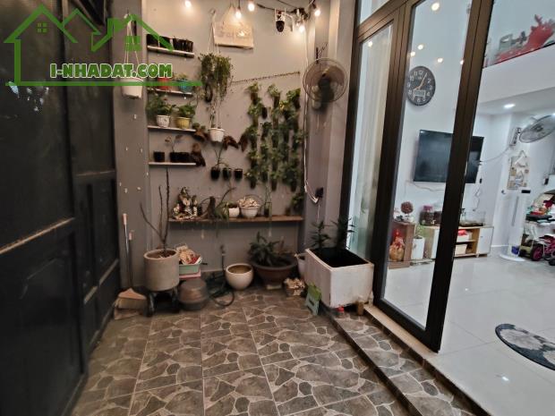 Nhà mới đẹp 3 tầng đường 3 Tháng Hai Quận 10, 4x12m chỉ 7.9 tỷ
