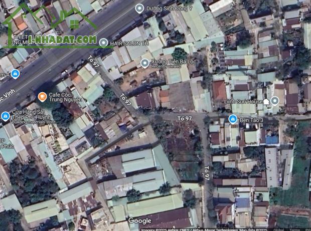 Bán mãnh đất có xưởng 300m và 1 căn nhà 1 lầu giấy tay và 02 kiốt đang cho thuê.