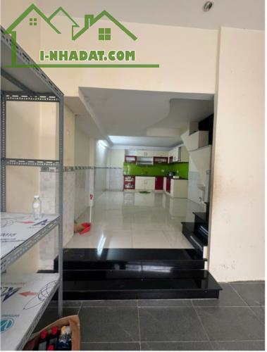 Kế bên khu Bàu Cát, gần chợ Bà Hoa, 3 tầng, ST, 5pn - 1