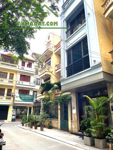 Bán nhà phân lô Huỳnh Thúc Kháng - nhà đẹp ở ngay, 5 tầng, ô tô vào nhà, chỉ 17.3 tỷ