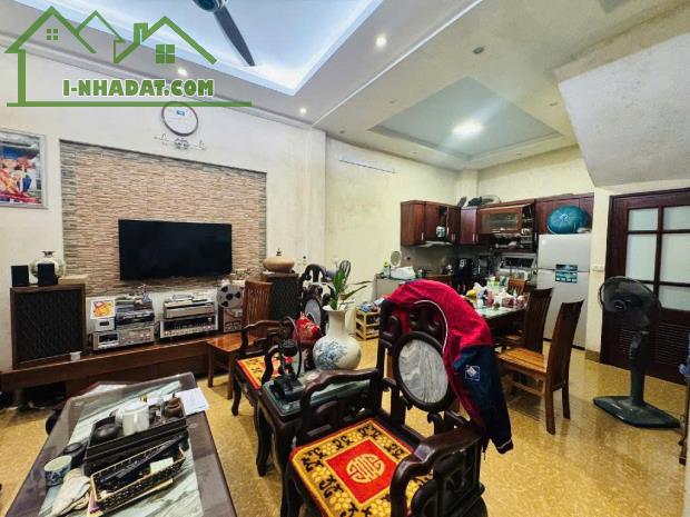Bán nhà Thanh Xuân Phố Khương Đình 6,8 tỷ, 47m2, MT 5,7m, cách ô tô 20m - 2