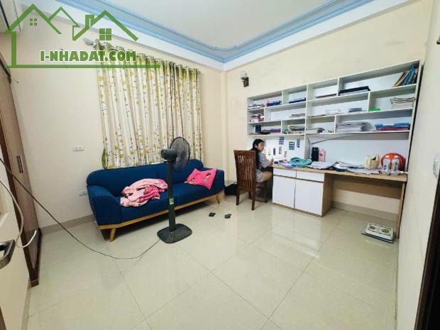Bán nhà Thanh Xuân Phố Khương Đình 6,8 tỷ, 47m2, MT 5,7m, cách ô tô 20m - 3