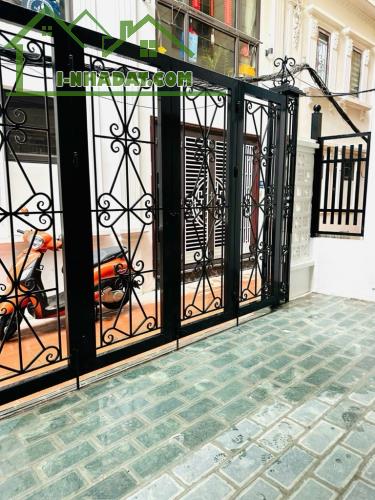 NHÀ ĐẸP - LÔ GÓC- SÁT PHỐ - NHIỀU TIỆN ÍCH - AN SINH LÝ TƯỞNG- THANG MÁY - 1