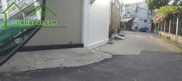 3812 – Bán nhà hẻm tải Tân Chánh Hiệp 34, 67m2 ngang 4.6m, 3PN sổ riêng A4, Chỉ 3.8 tỷ TL