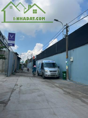Bán vị trí siêu đẹp, nhà 4 tầng,  5,7m x 20,5m, Trường Chinh Q12, Hẻm xe hơi , nhỉnh 5 tỷ
