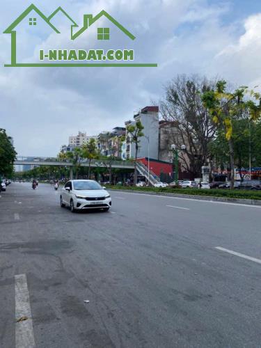 Mặt phố Cầu Giấy - MT rộng - Thoáng trước sau - Vỉa hè đá bóng. - 2