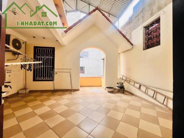 HÀO NAM - GẦN PHỐ - SÂN THOÁNG - BAN CÔNG RỘNG - 55M² NHỈNH 8 TỈ - KINH DOANH - DÒNG TIỀN - 1