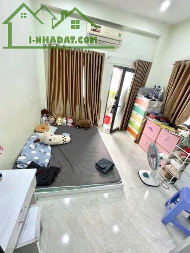 Giảm sốc 400TR – Nhà 3 MẶT HẺM siêu đẹp CMT8, Tân Bình – Chỉ 3.8 TỶ, cách sân bay 5p [ - 5