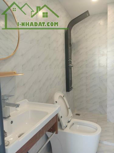 NGAY LÊ VĂN QUỚI - NHÀ ĐẸP SÁT CHỢ 5X22 - DỌN VÀO Ở NGAY - CHỈ HƠN 5.XX - 5