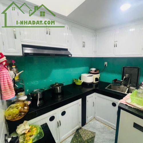 Đường Nguyễn Duy Cung, Hẻm xe hơi, 3PN có PN dưới trệt, 56m2, Chỉ 4 Tỉ 099 - 2