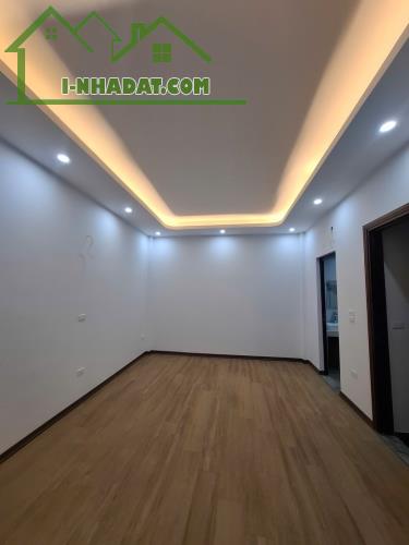 Bán nhà Gia Quất Long Biên – Ô tô qua nhà – Ngõ thông - Ở ngay - 34m - 6.4 Tỷ(TL) - 1