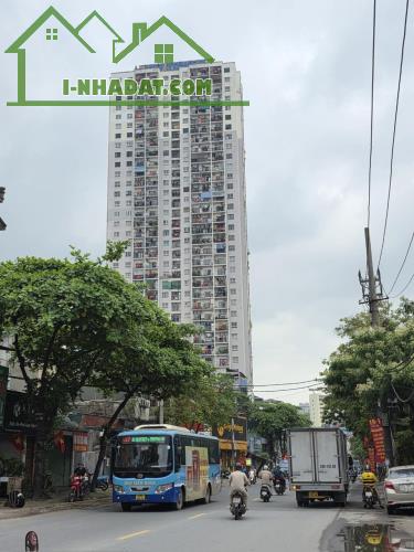 Căn hộ mặt đường Phùng Hưng – 2PN, 2 ban công, tặng full nội thất –3,5 tỷ - 1
