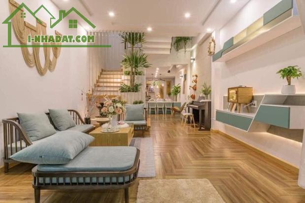 Nhà mặt tiền khu ngã tư Bảy Hiền - DT: 4 x 17.5m, 3 tầng nhà mới, giá: 10.5 tỷ TL