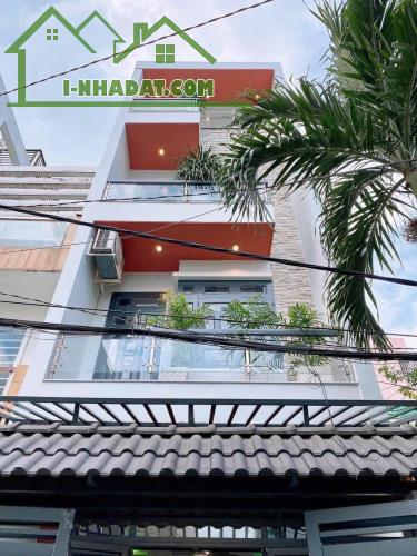 Đi nước ngoài định cư bán gấp nhà ở đường Nguyễn Đình Chiểu, phường 5, quận 3, giá 3 tỷ