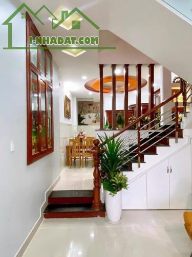 Đi nước ngoài định cư bán gấp nhà ở đường Nguyễn Đình Chiểu, phường 5, quận 3, giá 3 tỷ - 1