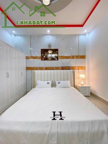Đi nước ngoài định cư bán gấp nhà ở đường Nguyễn Đình Chiểu, phường 5, quận 3, giá 3 tỷ - 3
