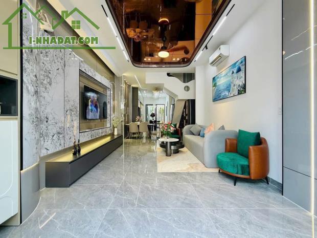Nhà mới xây, 60 m2. Giá 2,990 tỷ. Âu Cơ, Phường 5, Quận 11, pháp lí chuẩn. Cho thuê 15tr
