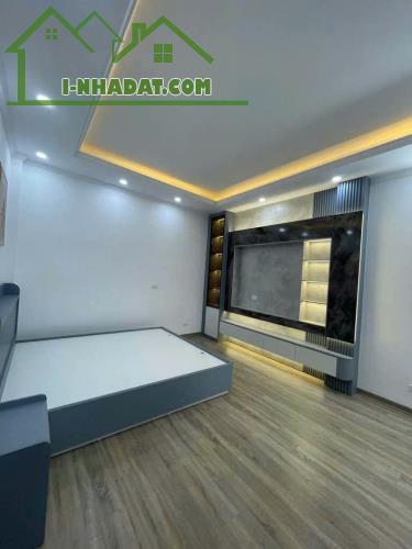 Bán nhà chính chủ Phố Khương Đình, 32m2, ngõ to rộng, full nội thất, giá chỉ 7.8 tỷ - 1