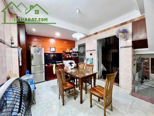 BÁN NHÀ :TÂY SƠN -ĐỐNG ĐA. +DT: 79M2 X 4T X 4.2M. - 1