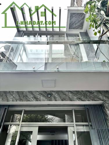 NGAY PHỐ BÙI VIỆN - 3 TẦNG - CÁCH 10M RA MẶT PHỐ-