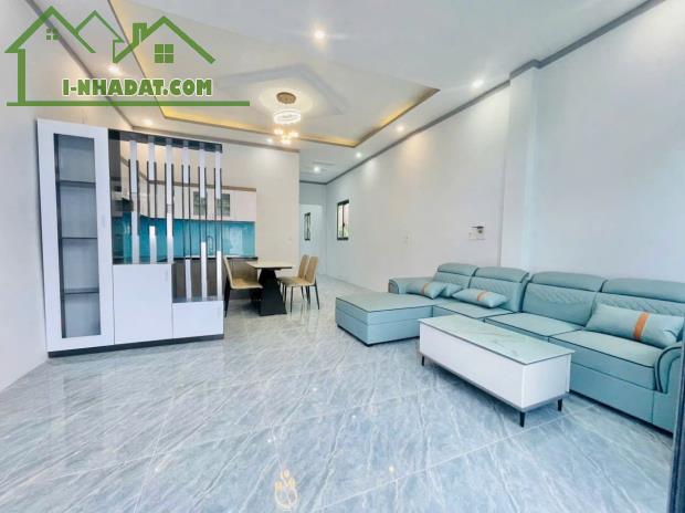 Bán căn nhà đẹp, mới tinh, sổ riêng, đất hồng, KP3 Trảng Dài chỉ 2ty050 - 2