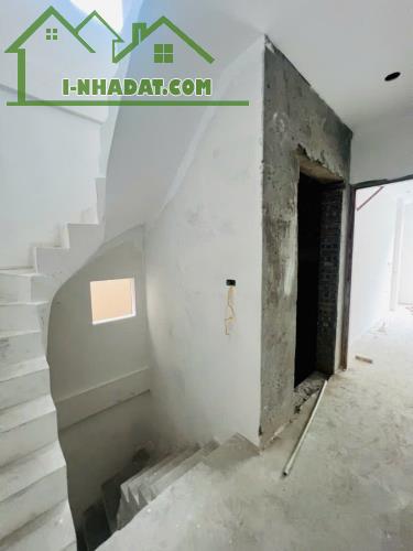BÁN TÒA NHÀ 4 NỔI 1 HẦM TRẦN KHÁT CHÂN, NGÕ THÔNG, THANG MÁY, SÂN CỔNG, 68M2 GIÁ 12.X TỶ - 1