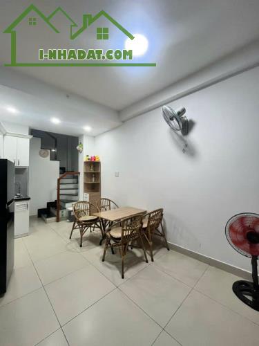 Nhà Mới 5Tầng Cách mặt Tiền 15M Hẻm Thẳng Xe Hơi Sổ Vuông 47m2 Gía 4,95 Tỷ Thương Lượng - 1