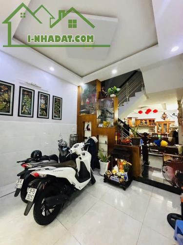 Quận3, HXH, vài bước ra MT Lý Chính Thắng_Trần Quốc Thảo, 36m2, 4 Tầng, 4Pn, 7.25 Tỷ