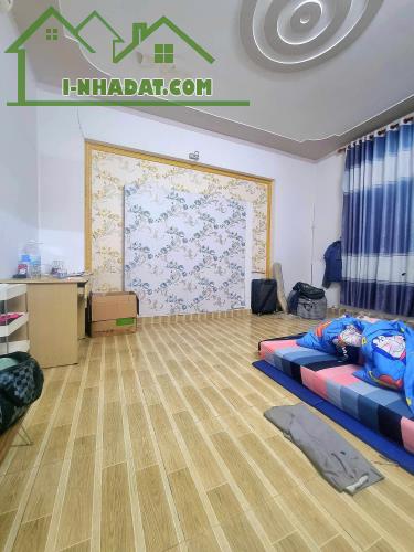 Bán nhà 1 Trệt 1 Lầu Dĩ An, ngang KHỦNG 8m,đường xe hơi,gần Chiêu Liêu