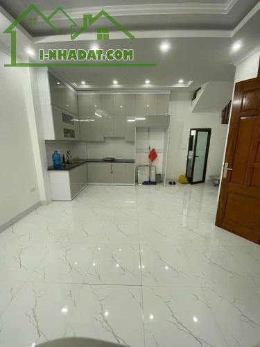 Cần bán nhà riêng 5 tầng chính chủ Lê Thanh Nghị giá 8.1 tỷ - 1