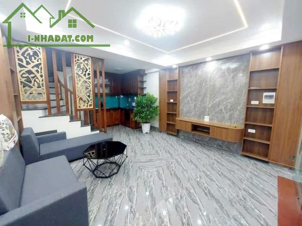 BÁN GẤP NHÀ VÕNG THỊ-TÂY HỒ, 35M,5T, 6,85 TỶ,NGÕ NÔNG RỘNG, GẦN HỒ TÂY