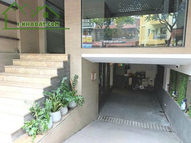Bán tòa văn phòng mặt phố quận Ba Đình, giá 42 tỷ, 60m2, 9 tầng, mt 5.5m, vỉa hè rộng - 3