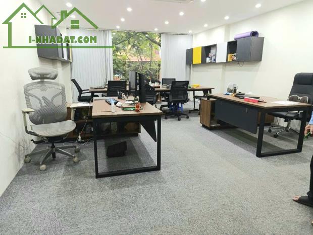 Bán tòa văn phòng mặt phố quận Ba Đình, giá 42 tỷ, 60m2, 9 tầng, mt 5.5m, vỉa hè rộng - 4