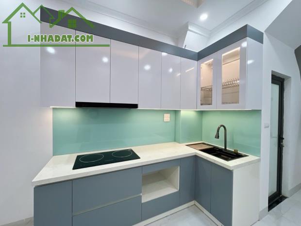 SIÊU PHẨM HAI BÀ TRƯNG - TRƯƠNG ĐỊNH - MẶT THOÁNG 31m2 x5 TẦNG MỚI FULL NỘI THẤT