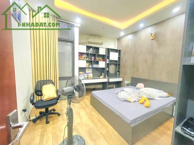 Nhà đẹp Mễ Trì 60m2*5T, mt 4.5m kinh doanh, gần ô tô, 2 thoáng, nt xịn 12 tỷ - 2
