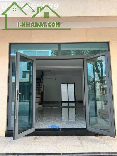 NHÀ PHỐ LIỀN KỀ 3 TẦNG - DĨ AN - BÌNH DƯƠNG - 5X12 - GIÁ 2,9 TỶ ~ 3,2 TỶ - 2