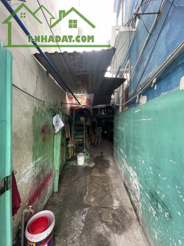 Chia gia tài, cần bán gấp nhà nát mặt tiền thụt CMT8, Tân Bình khu sầm uất 120m chỉ 7.99 t - 2