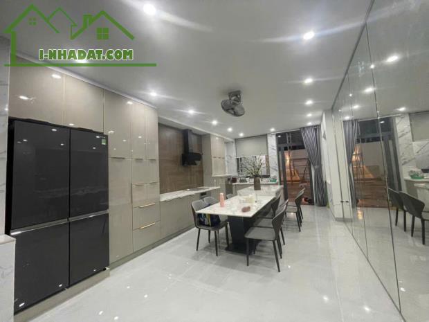 SIÊU PHẨM 102 MẶT TIỀN KINH DOANH QUẬN 9,NHÀ 3TẦNG CỰC ĐẸP GIÁ CỰC SỐC DT122M CHỈ 13TỶ TL - 4