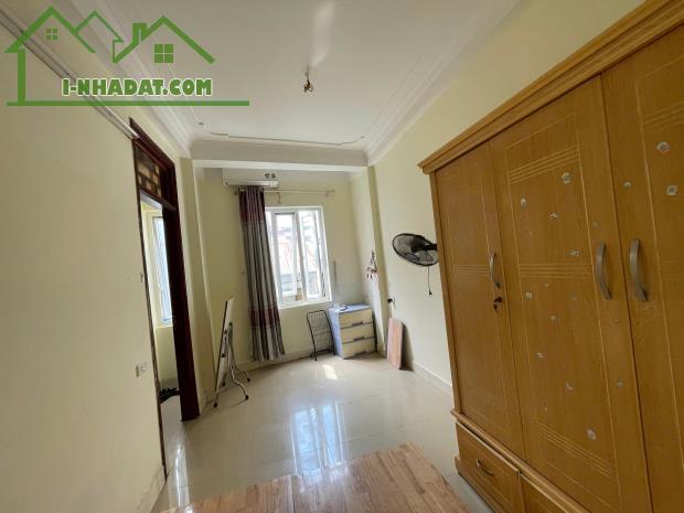 Cho thuê nhà 293 Tân Mai, 35m2, 3.5 tầng, 2 ngủ, 8 Triệu KD online kết hợp ở gia đình - 1