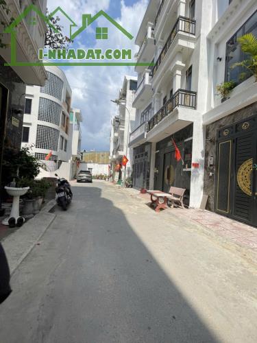 Siêu Phẩm Liên Khu 4-5 gần chợ Bình Thành hẻm nhựa 7m khu nhà lầu 52 m2,5Tầng Nhỉnh 5 tỷ