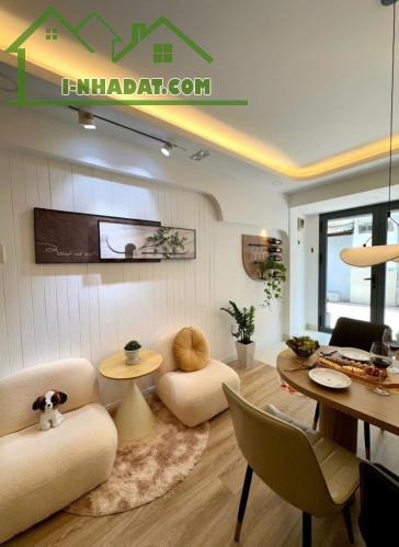 Ngay công viên Phú Nhuận – XE HƠI ĐẬU CỬA – 30M² – 2 LẦU -4.x cành - 1
