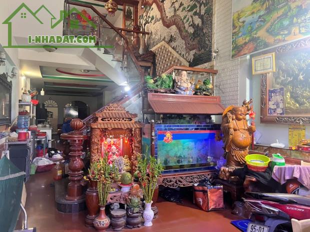 Căn nhà 3 tầng mặt tiền - Nơi khởi đầu của một giấc mơ lớn. - 1