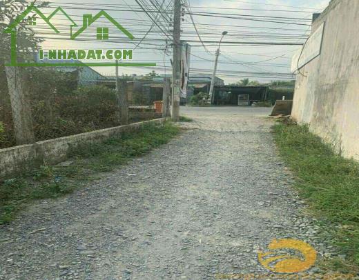 Cần bán nền đất ngay trung tâm thị trấn Đức Hòa, 5x23 ( 113m2), giá 850 triệu, đất ở đô th