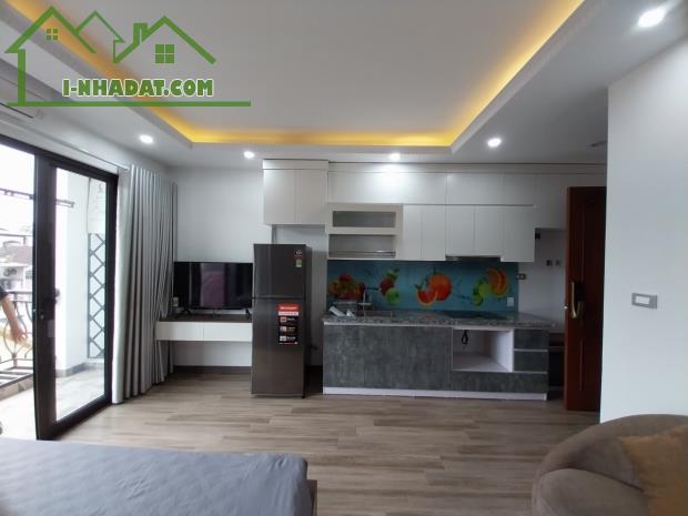 Cho thuê Căn hộ dịch vụ giá rẻ tại Ngõ 193 Trích Sài, Tây Hồ.  Ban công rộng thoáng. Chỉ 6