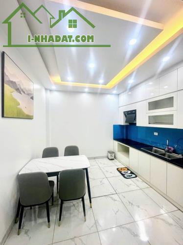 BÁN HÀNG SIÊU ĐẸP NGỌC THỤY-KINH DOANH- THOÁNG TRƯỚC SAU DT44m-4 tầng- MT 3.52m- Giá 9.2T - 1